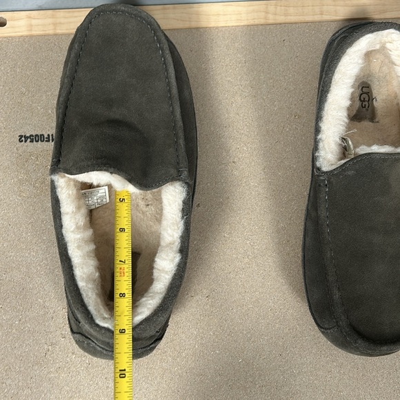 UGG men’s Ascot Slipper size 10 greenish color fleece lining - Picture 13 of 16